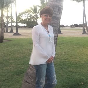 Meet your Posher, Debbie